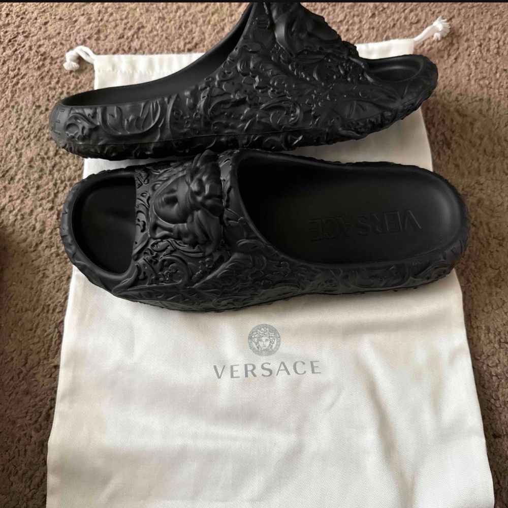 Authentic Versace Dimension Black Pool Slides Men… - image 3